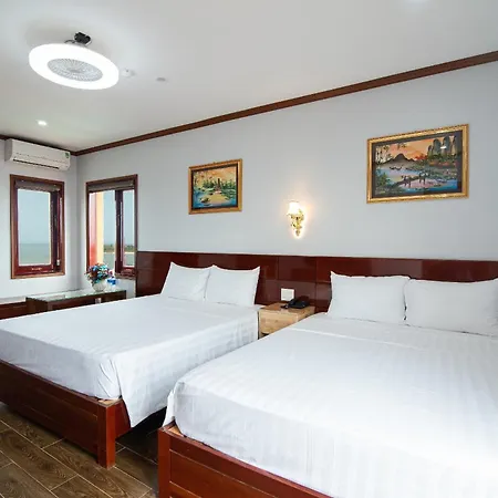 Minh Quang Hotel Dong Hoi Exterior photo